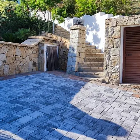 Casa L'ulivariu Bed and breakfast