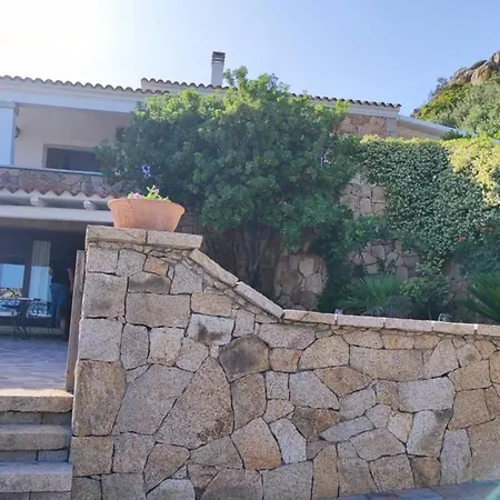 Casa L'ulivariu Bed and breakfast