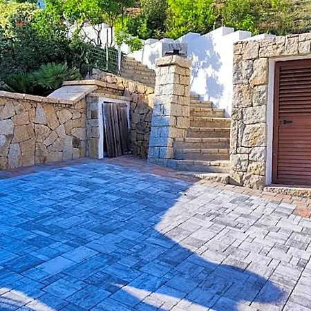 Casa L'ulivariu Bed & Breakfast