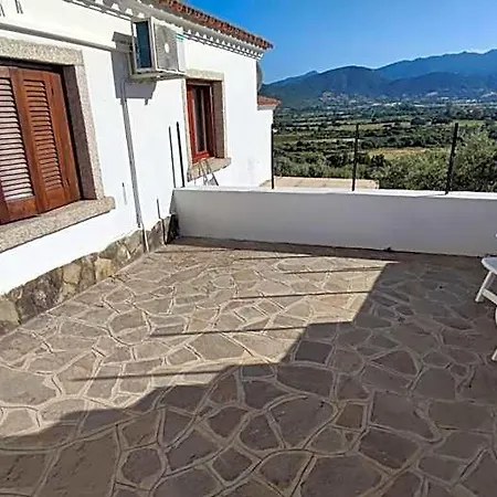 Casa L'ulivariu Bed & Breakfast 3*