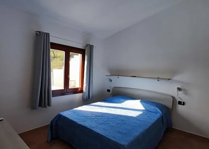 Casa L'ulivariu Bed & Breakfast 3*